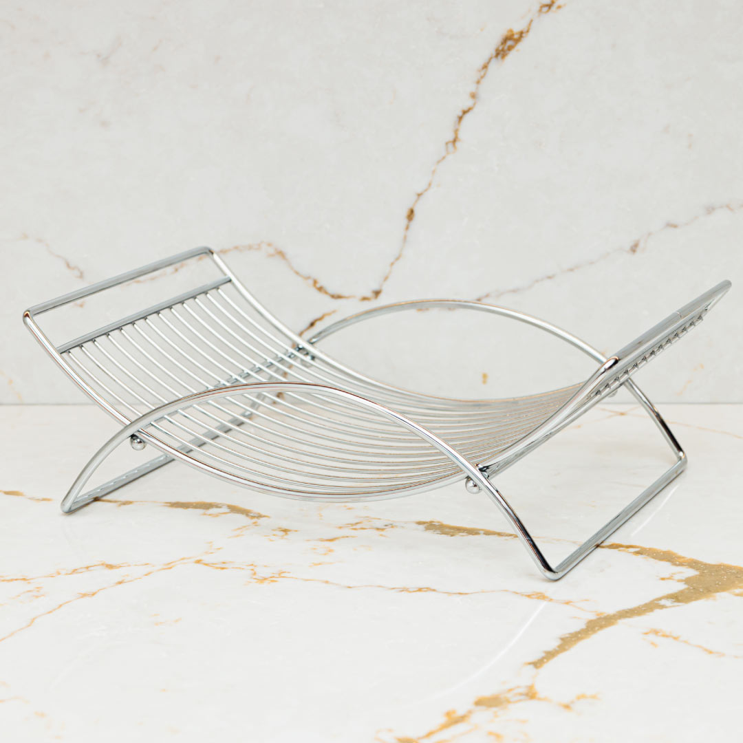 frutero de metal cromado vacio