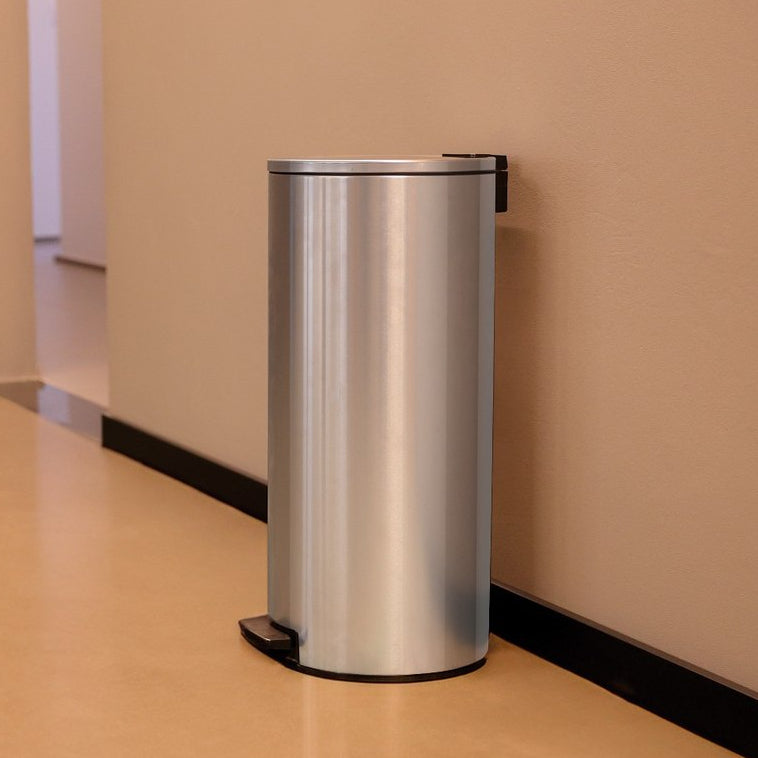 Basurero de acero con pedal