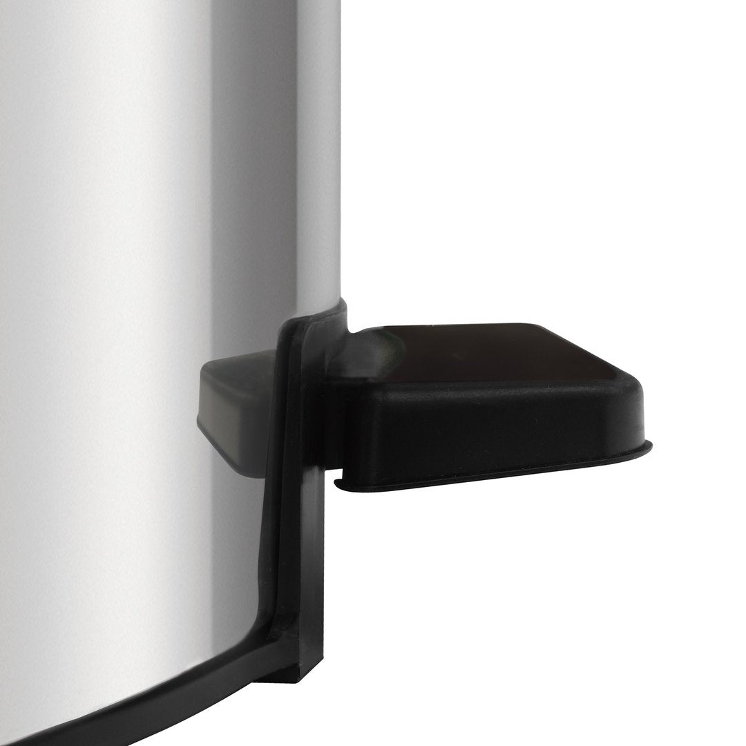 Basurero de acero con pedal