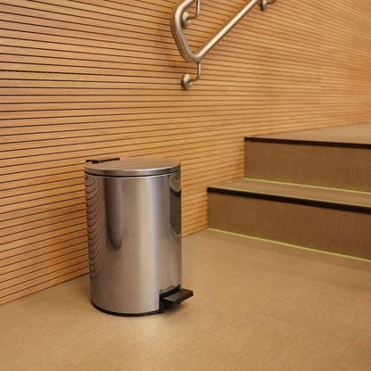 Basurero de acero con pedal