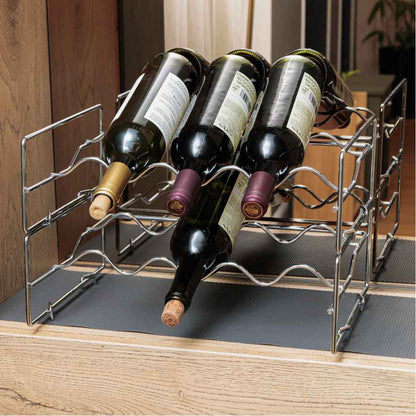 Vinera cromada apilable con vinos puestos