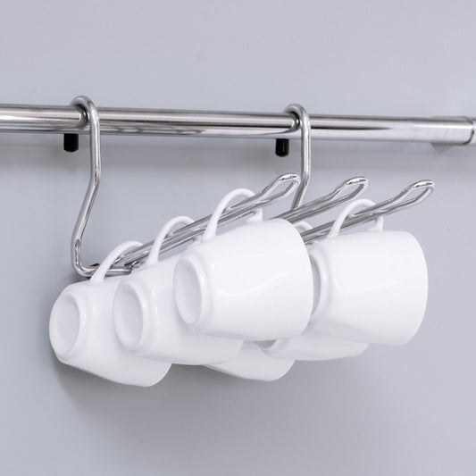 Colgador de tazas para tubo con tazas blancas colgadas de una barra