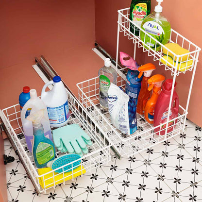 Kit organizador bajo lavadero 001 en color blanco, con productos y accesorios de limpieza bajo el lavadero