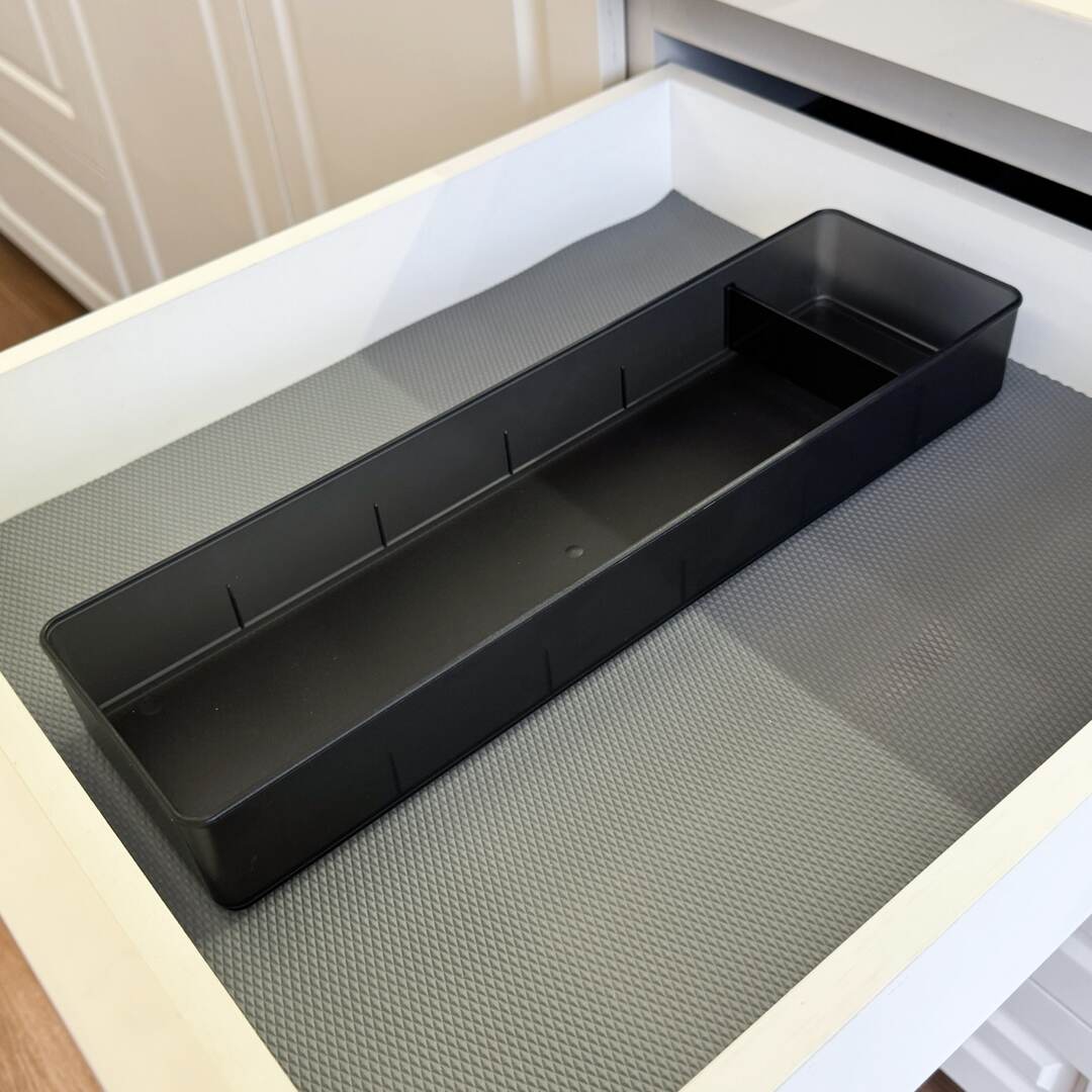 Organizador de cajón 001 vacío dentro del cajón