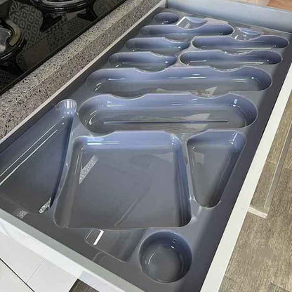 Organizador de utensilios y cubiertos 002 gris y vacío dentro de un cajón